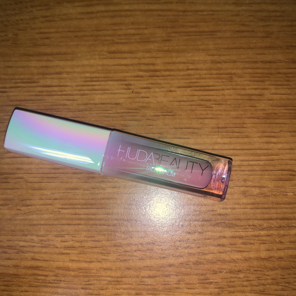 Huda Beauty Skin Balm